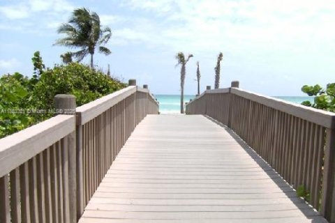 Copropriété à vendre à Hollywood, Floride: 2 chambres, 145.86 m2 № 2042203 - photo 6