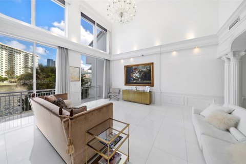 Купить таунхаус в Авентура, Флорида 4 спальни, 399.48м2, № 1428083 - фото 12