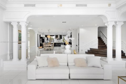 Купить таунхаус в Авентура, Флорида 4 спальни, 399.48м2, № 1428083 - фото 11