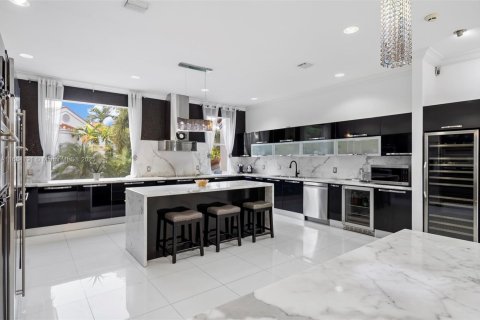 Купить таунхаус в Авентура, Флорида 4 спальни, 399.48м2, № 1428083 - фото 26