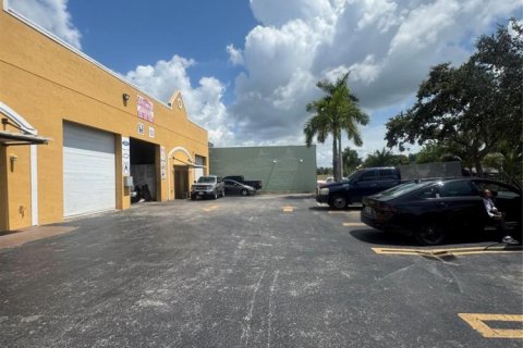 Commercial property in Homestead, Florida № 2245367 - photo 3