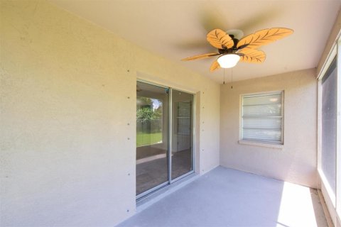 Villa ou maison à vendre à Palmetto, Floride: 2 chambres, 84.26 m2 № 2330910 - photo 25