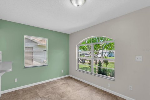 Villa ou maison à vendre à Palmetto, Floride: 2 chambres, 84.26 m2 № 2330910 - photo 13