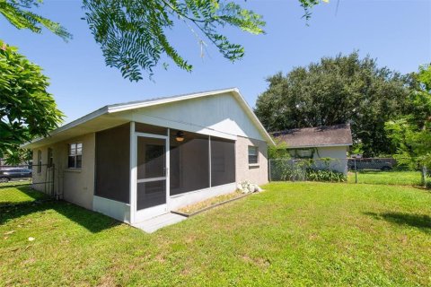 Villa ou maison à vendre à Palmetto, Floride: 2 chambres, 84.26 m2 № 2330910 - photo 30