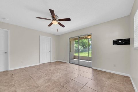 Villa ou maison à vendre à Palmetto, Floride: 2 chambres, 84.26 m2 № 2330910 - photo 6