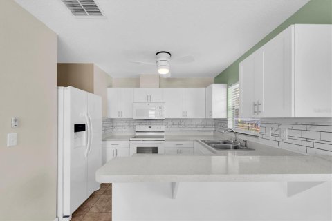 Villa ou maison à vendre à Palmetto, Floride: 2 chambres, 84.26 m2 № 2330910 - photo 11