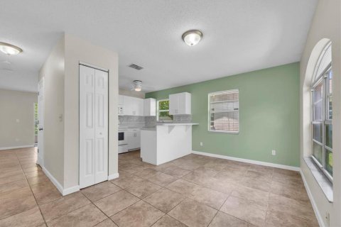 Villa ou maison à vendre à Palmetto, Floride: 2 chambres, 84.26 m2 № 2330910 - photo 8