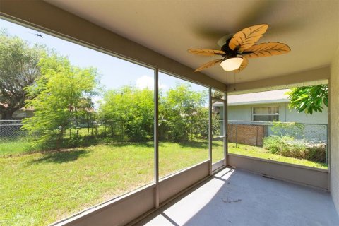 Villa ou maison à vendre à Palmetto, Floride: 2 chambres, 84.26 m2 № 2330910 - photo 24