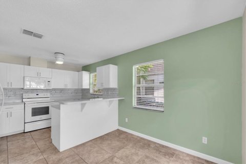 Villa ou maison à vendre à Palmetto, Floride: 2 chambres, 84.26 m2 № 2330910 - photo 9
