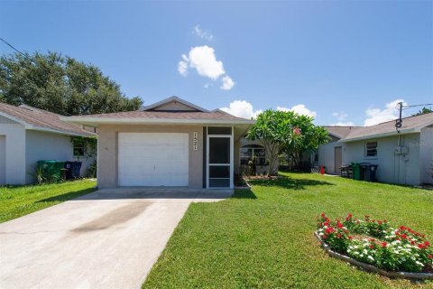 Villa ou maison à vendre à Palmetto, Floride: 2 chambres, 84.26 m2 № 2330910 - photo 2