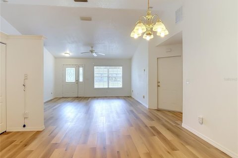 Villa ou maison à vendre à Orange City, Floride: 3 chambres, 114.83 m2 № 2406370 - photo 13
