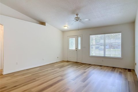 Villa ou maison à vendre à Orange City, Floride: 3 chambres, 114.83 m2 № 2406370 - photo 5