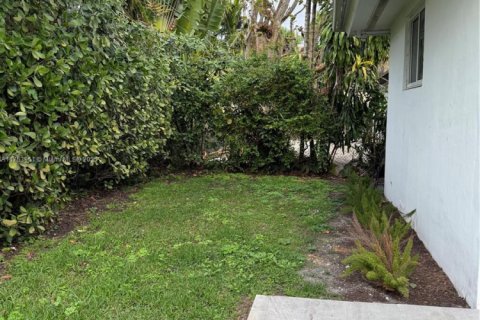 Villa ou maison à louer à Coral Gables, Floride: 3 chambres, 155.24 m2 № 1691113 - photo 5