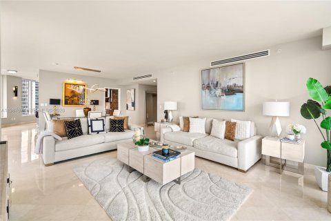 Condo in Miami, Florida, 3 bedrooms № 2180123 - photo 16