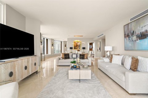 Condo in Miami, Florida, 3 bedrooms № 2180123 - photo 17