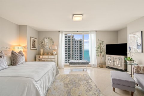 Condo in Miami, Florida, 3 bedrooms № 2180123 - photo 18