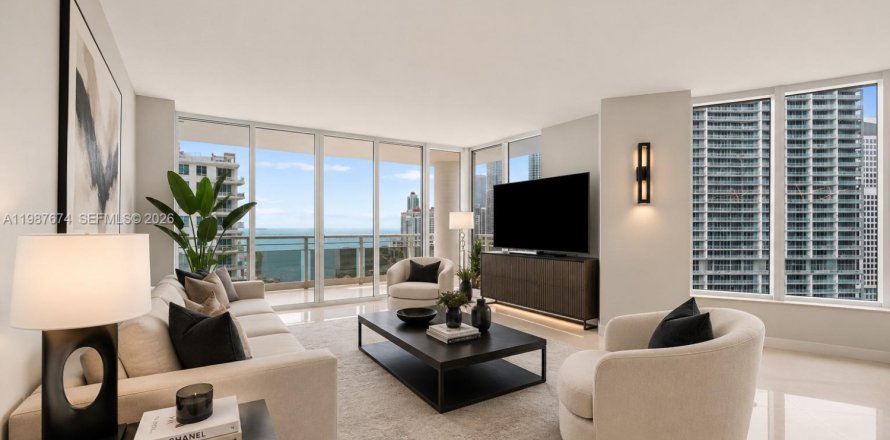 Condo in Miami, Florida, 3 bedrooms № 2180123