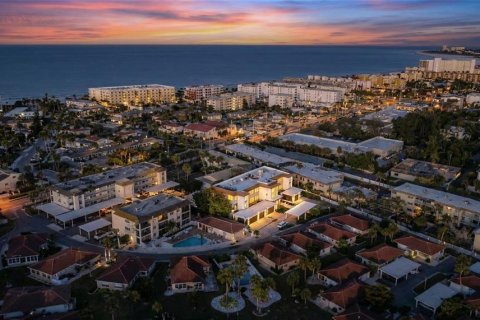 Condo in Sarasota, Florida, 2 bedrooms № 2097558
