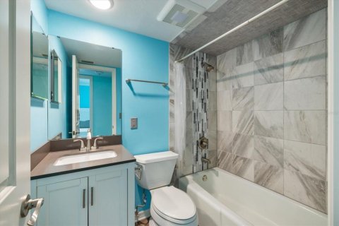 Condo in Sarasota, Florida, 2 bedrooms  № 2097558 - photo 17