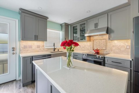 Condo in Sarasota, Florida, 2 bedrooms  № 2097558 - photo 5