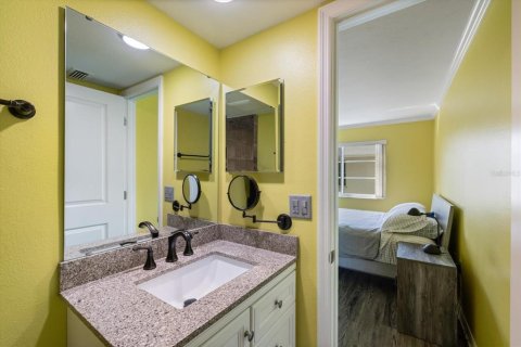 Condo in Sarasota, Florida, 2 bedrooms  № 2097558 - photo 27