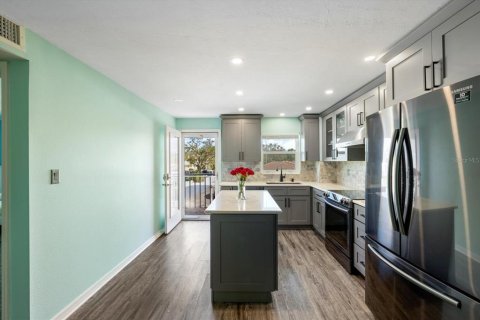 Condo in Sarasota, Florida, 2 bedrooms  № 2097558 - photo 8