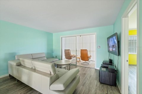 Condo in Sarasota, Florida, 2 bedrooms  № 2097558 - photo 13
