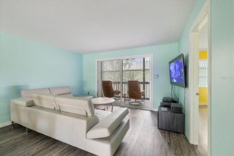 Condo in Sarasota, Florida, 2 bedrooms  № 2097558 - photo 12