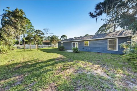 House in Edgewater, Florida 3 bedrooms, 129.51 sq.m. № 2394062 - photo 14