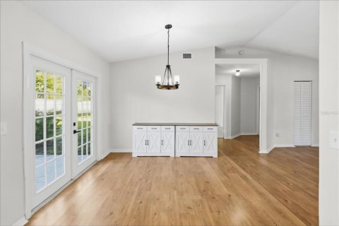 House in Edgewater, Florida 3 bedrooms, 129.51 sq.m. № 2394062 - photo 4