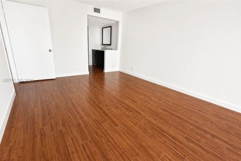 Copropriété à vendre à Miami, Floride: 1 chambre, 98.85 m2 № 2145910 - photo 5
