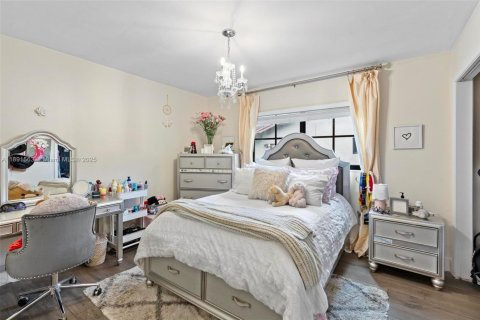 Casa en venta en Plantation, Florida, 4 dormitorios, 260.22 m2 № 1944620 - foto 16