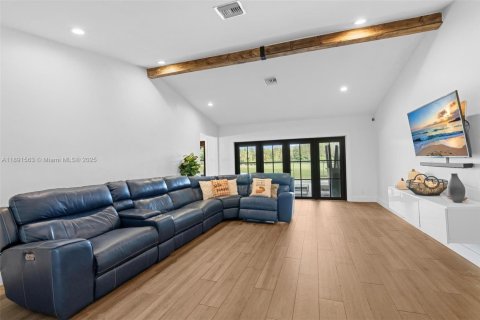 Casa en venta en Plantation, Florida, 4 dormitorios, 260.22 m2 № 1944620 - foto 5