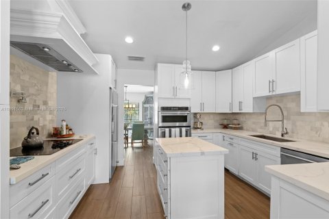 Casa en venta en Plantation, Florida, 4 dormitorios, 260.22 m2 № 1944620 - foto 9