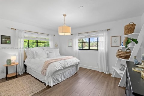 Casa en venta en Plantation, Florida, 4 dormitorios, 260.22 m2 № 1944620 - foto 18