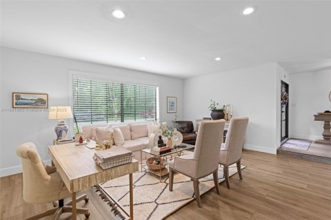 Casa en venta en Plantation, Florida, 4 dormitorios, 260.22 m2 № 1944620 - foto 7