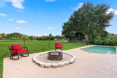 Casa en venta en Plantation, Florida, 4 dormitorios, 260.22 m2 № 1944620 - foto 27