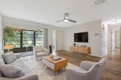 Villa ou maison à vendre à Palm Harbor, Floride: 2 chambres, 85.28 m2 № 2147616 - photo 2