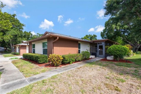 Villa ou maison à Palm Harbor, Floride 2 chambres, 85.28 m2 № 2147616