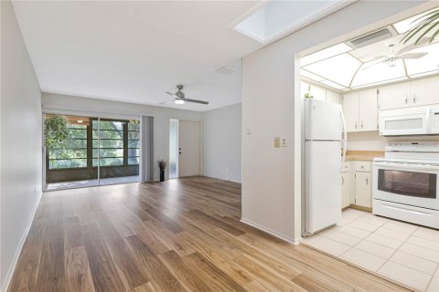 Villa ou maison à vendre à Palm Harbor, Floride: 2 chambres, 85.28 m2 № 2147616 - photo 11