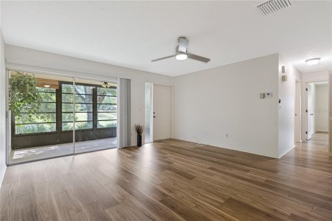Villa ou maison à vendre à Palm Harbor, Floride: 2 chambres, 85.28 m2 № 2147616 - photo 15
