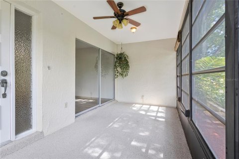Villa ou maison à vendre à Palm Harbor, Floride: 2 chambres, 85.28 m2 № 2147616 - photo 14