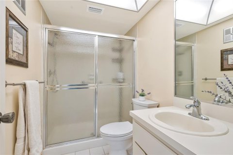 Villa ou maison à vendre à Palm Harbor, Floride: 2 chambres, 85.28 m2 № 2147616 - photo 22