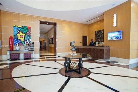 Condo in Miami, Florida, 1 bedroom  № 2171480 - photo 2