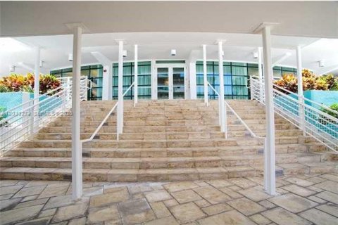 Condo in Miami, Florida, 1 bedroom  № 2171480 - photo 7
