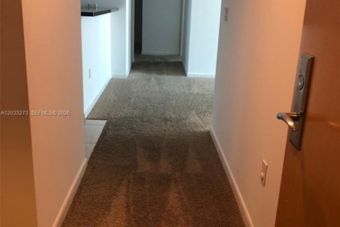 Condo in Miami, Florida, 1 bedroom  № 2171480 - photo 22
