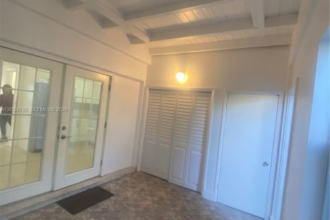 Townhouse in Hollywood, Florida 2 bedrooms, 107.77 sq.m. № 2068193 - photo 13