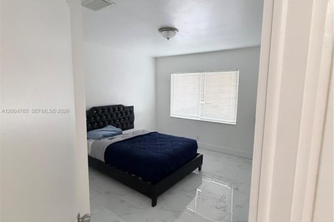 Townhouse in Hollywood, Florida 2 bedrooms, 107.77 sq.m. № 2068193 - photo 9