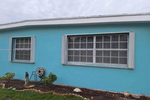 Villa ou maison à vendre à Lake Worth, Floride: 3 chambres, 195.09 m2 № 2058914 - photo 2