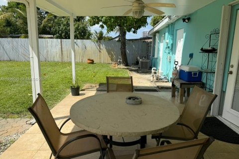 Villa ou maison à vendre à Lake Worth, Floride: 3 chambres, 195.09 m2 № 2058914 - photo 9